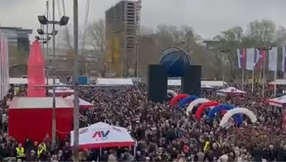 OVO TREBA DA VIDITE, STIGLE SU I PRVE PROCENE O BROJU Pogledajte koliko je ljudi ostalo ispred "Arene" (VIDEO)