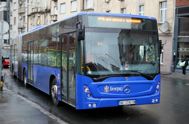 UŽAS U AUTOBUSU JAVNOG PREVOZA Žena preminula u toku vožnje u centru Beograda