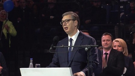 "NAZIVALI SU NAS STOKOM I ĐUBRADI" Vučić poručio da će vlast pružiti ruku svima uprkos uvredama