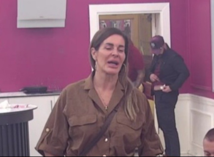 "ŠTO NIJE PLAKALA KADA JE IŠLA NA NJEGA?!" Skandalozne optužbe na Kačavendin račun: "Anđelo može sin da joj bude" 