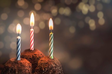 PA OVO JE ZA NE POVEROVATI! Baka, mama i unuk rođeni na isti dan - i to nije sve