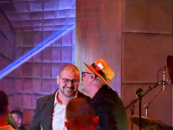 BRAT SALETA TROPIKA UZEO MIKROFON U RUKE U tandemu oduševili Beograđane! 