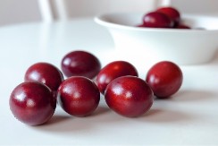 Znamo kako Grkinje naprave dobru boju, a evo kako iskusne Srpkinje: Kako da ofarbate jaja u jarko, jarko crvenu boju?