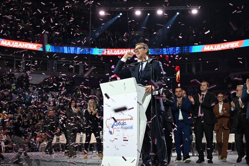 VUČIĆ SE OGLASIO RANO UJUTRU Poruka predsednika obišla celu Srbiju!