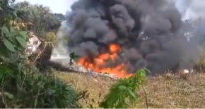 SRUŠIO SE AVION SA 110 LJUDI! Pao odmah pri poletanju, vatra gutala SVE (VIDEO) 