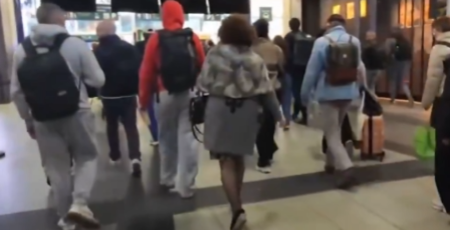 ŽELEZNICA I METRO POD OPSADOM! Sumnjivi paketi uočeni, naređena hitna evakuacija (VIDEO) 