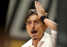 JANAKOPULOS OZBILJNO ZAPRETIO "Bednici, neka vam je Bog u pomoći"