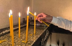 NA GODIŠNJICU NATO BOMBARDOVANJA ZAPALIO SVEĆE Voditelj Pinka se oglasio: "78 dana i noći sam bio na terenu" 