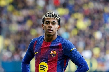 BURA U BARSELONI Jamal podivljao zbog izmene i iskulirao trenera Flika