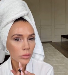 Ima ruž, a nema ruž, ovo je novi ludi trend za leto 2026. godine: Najbolje stoji ženama 50+, Viktoriju Bekam već oborio s nogu