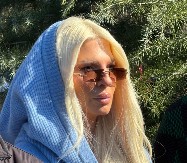 KARLEUŠA ZVANIČNIM SAOPŠTENJEM RASPLAKALA NACIJU Pevačica se oglasila pretužnom porukom