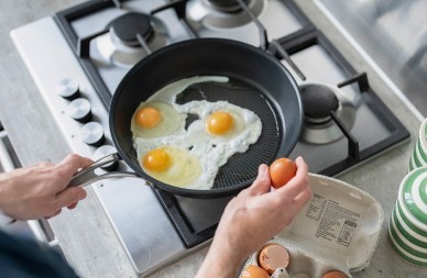 Prženje bez ulja je hit u svetu! Svi tiganj podmazuju ovim, ništa se ne zalepi!