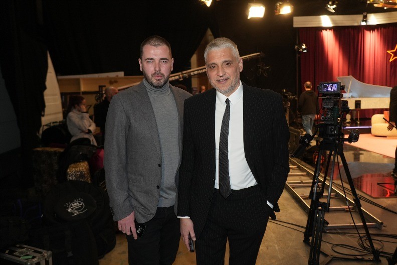 ČEDI JOVANOVIĆU I ACI KOSU DOŠLO OBEZBEĐENJE NA VRATA Uručili im ovo, oni ostali bez teksta! (VIDEO)