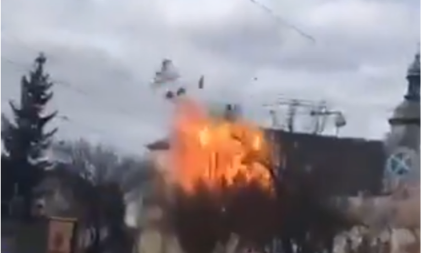 MASAKR IZ VAZDUHA! Ruski dron razneo centar Lavova – jeziv snimak ledi krv