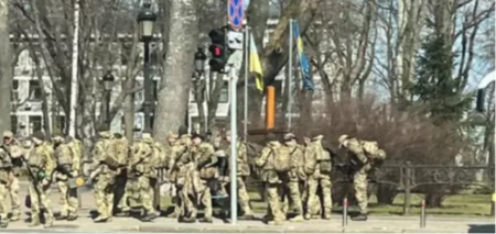 HAOS U KIJEVU! Vojska na ulicama, poslanici beže – preti totalni slom