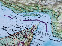 IRAN OTVARA ORMUSKI MOREUZ: Tankerima se gomilaju redovi, za prolaz naplaćuju i do 2 MILIONA dolara! 