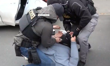 MANIJAK SA MAČETOM UPAO U KAFIĆ Drama na Vračaru