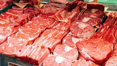 Stabilna snabdevenost a i cene - pileće meso 320 dinara, prasetina i jagnjetina osciliraju 