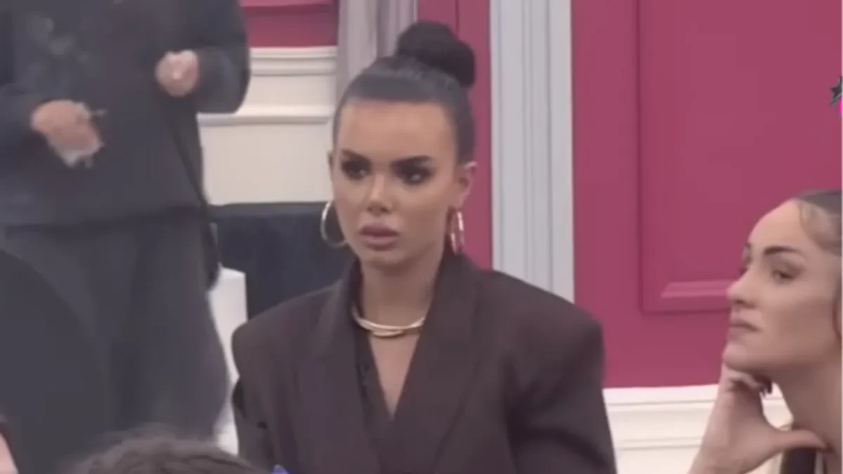 EVO KAKO SU ANITINA MAJKA I SIN REAGOVALI Nakon trudnoće oglasila se njena najbolja drugarica! 