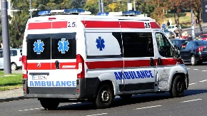 ŽESTOK SUDAR U NOVOM SADU Ima povređenih, prvi snimak sa mesta nesreće (VIDEO)