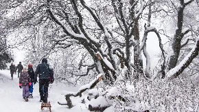 ALARMANTNO, STIŽE ZIMSKA OLUJA U REGION: Napadaće pola metra snega, obilne snežne padavine jure i ka Srbiji