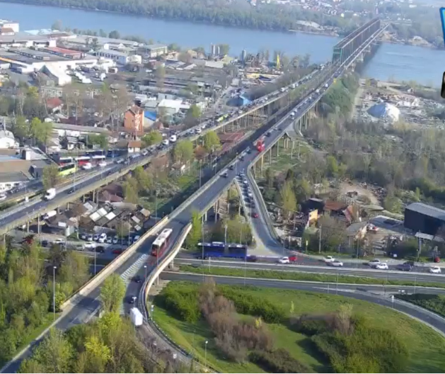 POTPUNI KOLAPS NA PANČEVAČKOM MOSTU Sve stoji, a ovo je razlog (FOTO)