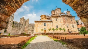 Prizor koji oduzima dah: Za jedan od najlepših manastira u Srbiji vezuje se strašna legenda