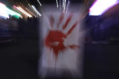 POLICIJSKI IZVEŠTAJ OTKRIO ISTINU Blokaderi naoružani šipkama i motkama napali aktiviste SNS u Kuli