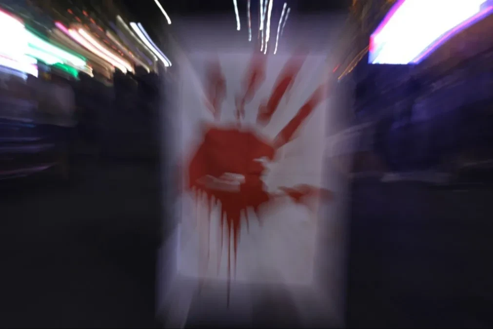 POLICIJSKI IZVEŠTAJ OTKRIO ISTINU Blokaderi naoružani šipkama i motkama napali aktiviste SNS u Kuli