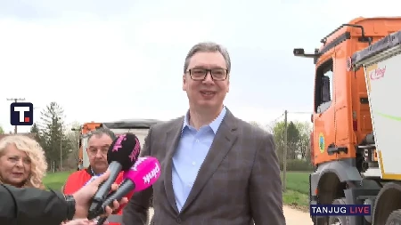 "VUČIĆ SA GRAĐANIMA U KRUŠČIĆU "Svi oni koji ne žele da se vraćamo u doba vojvođanskog separatizma pozivam da glasaju za listu "Srbija, naša porodica"" (VIDEO)