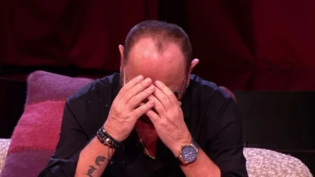 NAŠ PEVAČ (73) DOBIJAO NOVAC ZA INTIMNE USLUGE Godinama ćutao, a onda sve priznao: "Za noć mi je dala 7.000 evra, sa njom je bilo pola pevača"