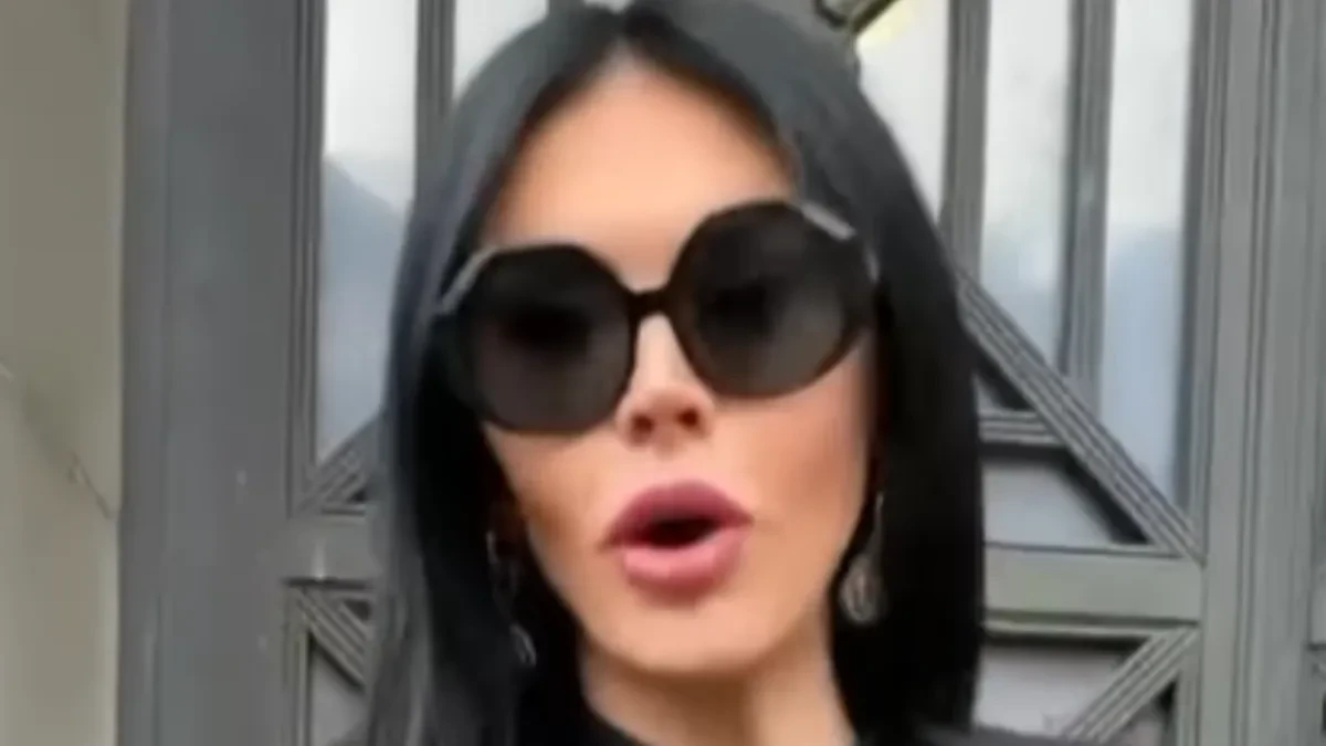 ELEKTRA ELIT PRED SUDOM Transrodna pevačica u šok izdanju: "Nisam kriva ni dužna" (VIDEO)