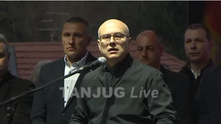 SAČUVALI SMO NAROD I DRŽAVU! Miloš Vučević se obratio velikom broju građana na SNS skupu u Aranđelovcu: Aleksandar Vučić zna šta radi!