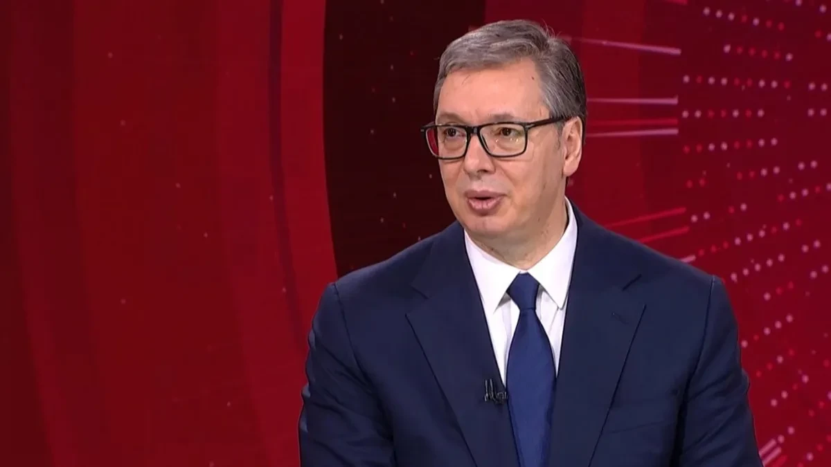 "ZADOVOLJNI SMO KFOROM, KLJUČAN JE ZA OČUVANJE MIRA!" Vučić pohvalio snage KFOR-a na KiM, pa otkrio šta će reći Makronu