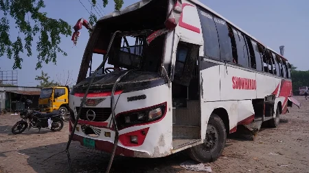 STRAVIČNA TRAGEDIJA Autobus upao u reku, poginule najmanje 24 osobe (FOTO)