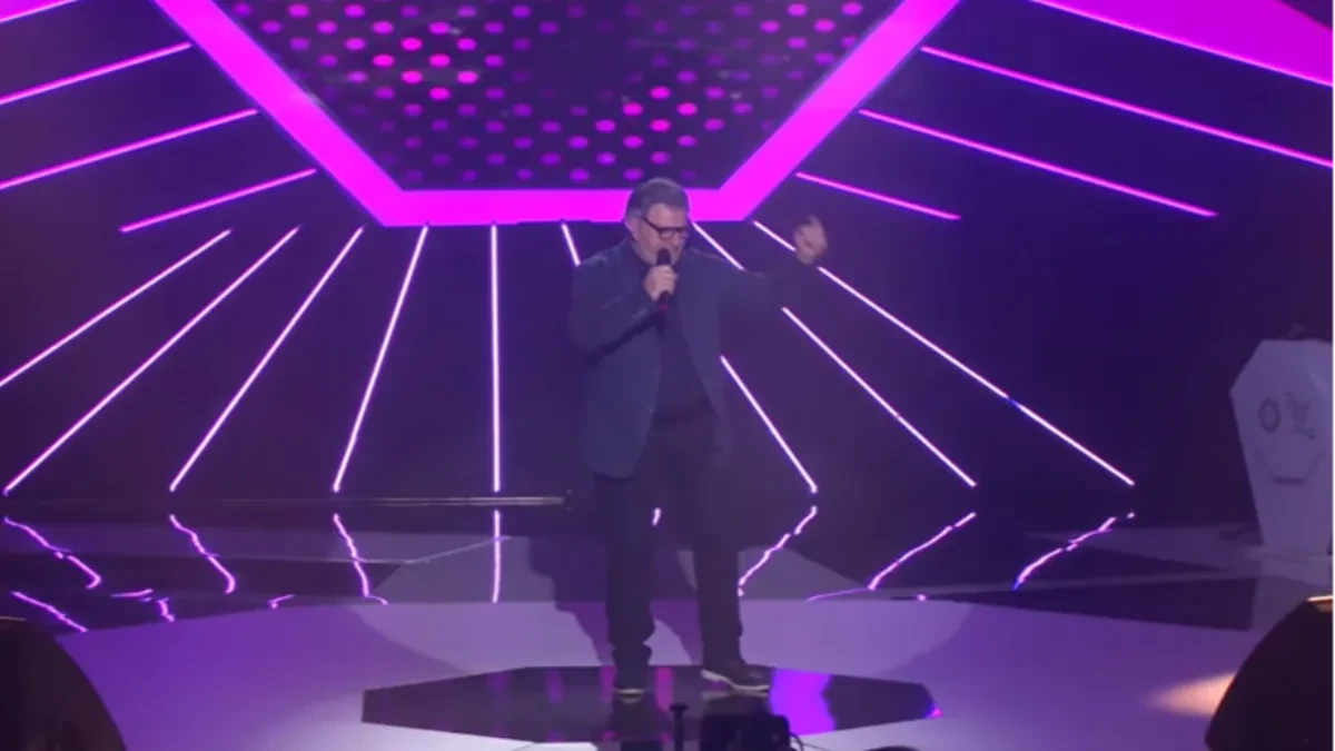 MAJKU SMESTIO U DOM, A ŽENI PREPISAO SVE ŠTO IMA! Pevač 20 godina mlađoj supruzi ostavio svu imovinu: "Volim je najviše na svetu"