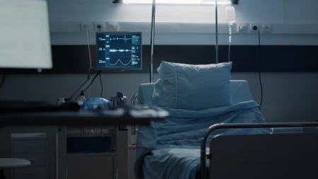 "ŽELIM DA SADA ODEM U MIRU" Devojka od 25 godina večeras je preminula uz pomoć eutanazije! Sud odbio očajnog oca!