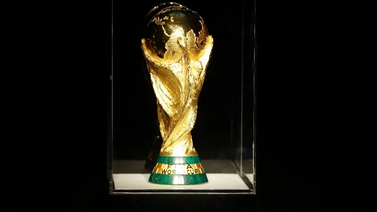 E, OVO SE ZOVE VERNI NAVIJAČ Prodaje kuću da bi gledao reprezentaciju