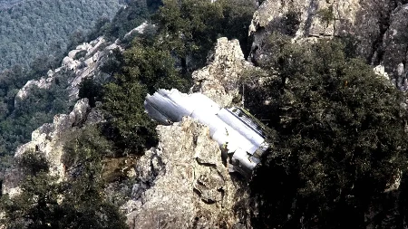 AVION PUN DECE ZAKUCAO SE U PLANINU! Dan kada je cela Juga bila u šoku 