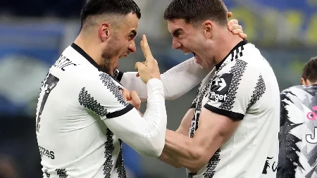 SAGA OKO DVOJICE SRBA SE NASTAVLJA Tri kluba se raspituju za Kostića, Juve želi da zadrži Vlahovića