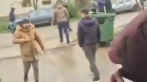 30 NJIH NA JEDNU ŽENU! Maskirani blokaderi nasrću po kućama na žene u Kuli (VIDEO)