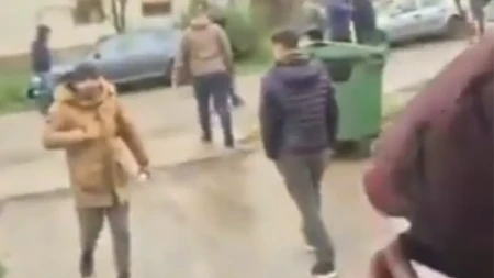 30 NJIH NA JEDNU ŽENU! Maskirani blokaderi nasrću po kućama na žene u Kuli (VIDEO)
