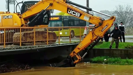 OBILNE PADAVINE POTOPILE DELOVE SRBIJE Izlivanja, nestanci struje, vatrogasci na terenu (FOTO GALERIJA)