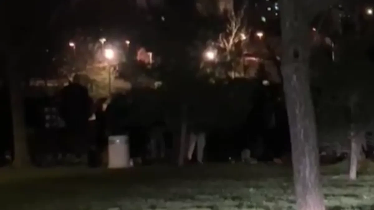 DELUJE SABLASNO! KAO DA VREBAJU IZ MRAKA: Šta kuvaju blokaderi u Boru? (VIDEO)