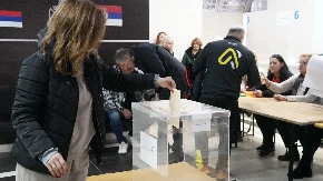 BLOKADERI PRAVE HAOS U SMEDEREVSKOJ PALANCI! Krše zakon i maltretiraju glasače