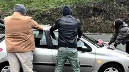 POHAPŠENI BLOKADERI U SEVOJNU! Pripremali haos na dan izbora, policija im našla noževe, baklje i palice!