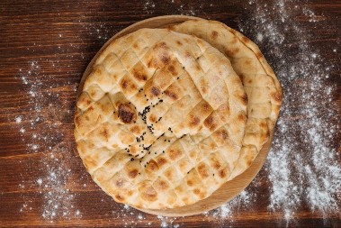 Pravi domaći somun gotov za 15 minuta: Mekan kao duša, vazdušast i uz svaki ručak se savršeno slaže