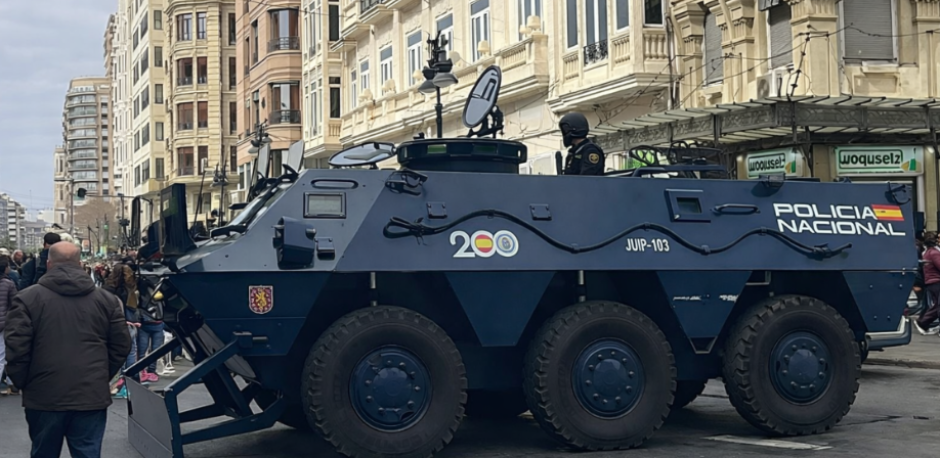 NIVO UZBUNE U VALENSIJI PODIGNUT NA 4 Oklopna vozila štite posetioce festivala