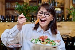 Najzdravija večera nakon pedesete: Topi salo dok spavate, a sprema se za 3 minuta