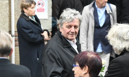 "UMRLA JE SA SMO 13 GODINA OD RAKA MATERICE" Porodična tragedija obeležila je život Radoša Bajića